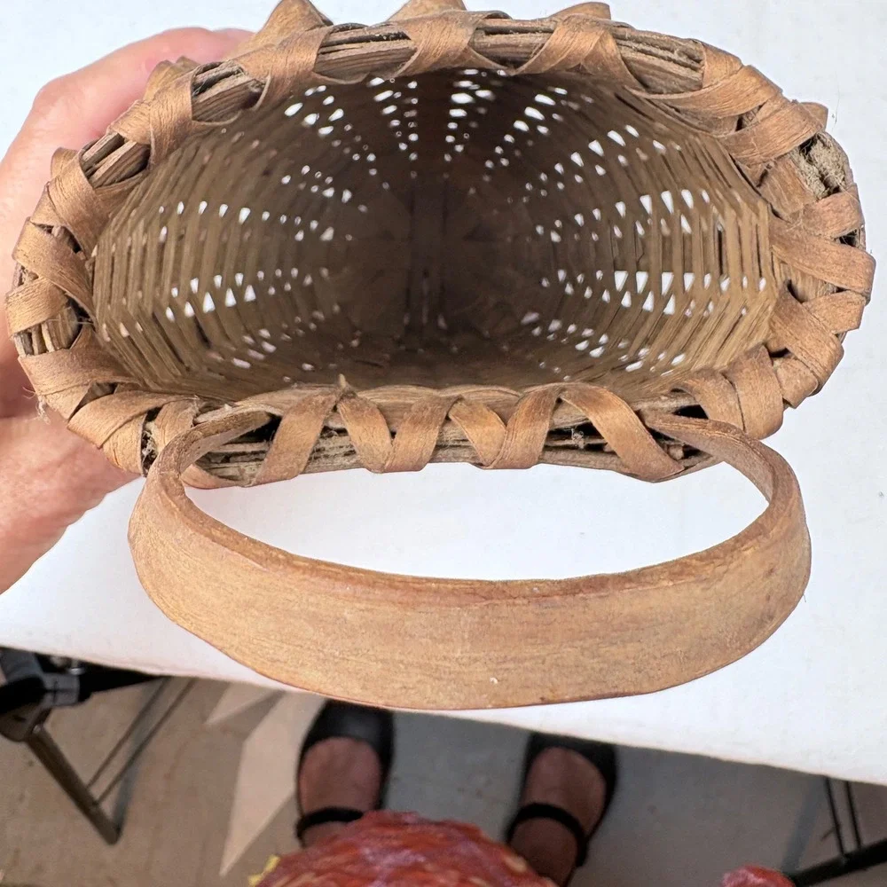 N/A handcrafted basketville